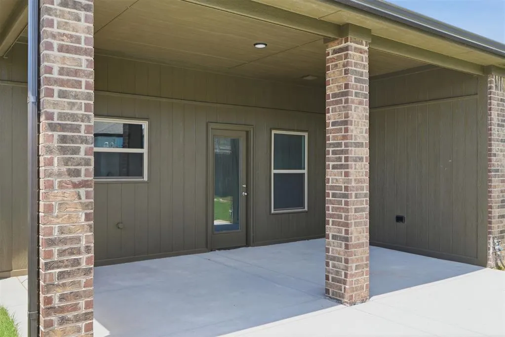 Photo 37 — 310 Woodrock Street, Harrah, OK 73045