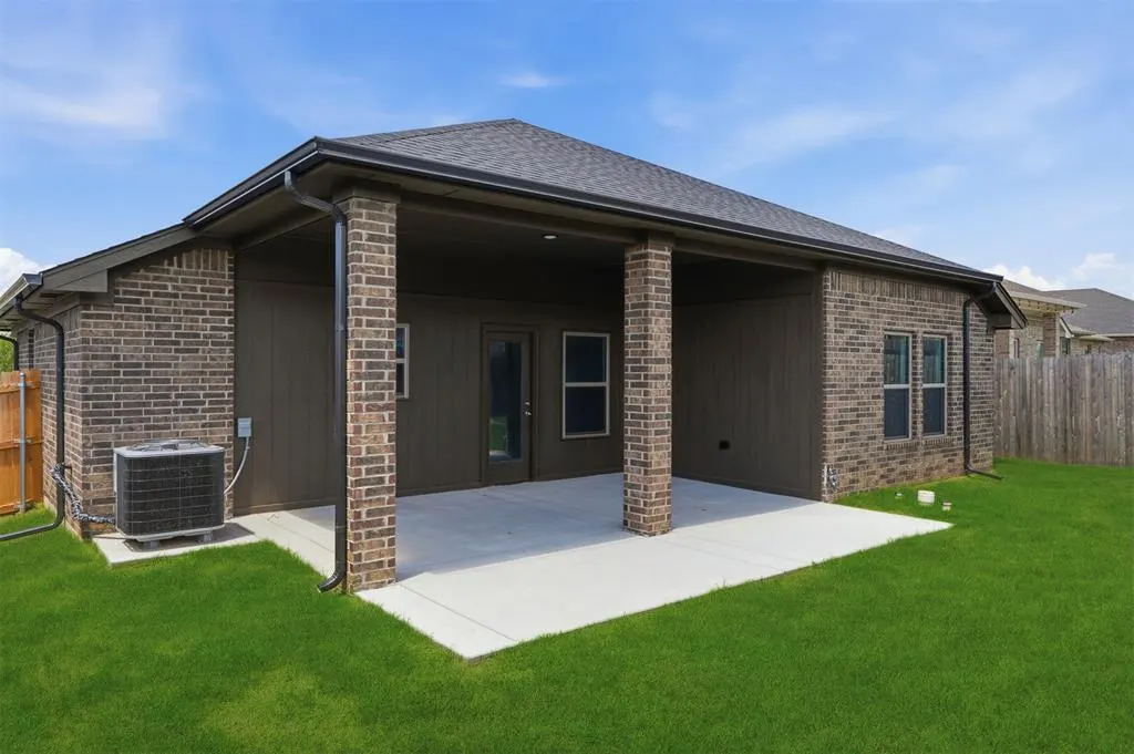 Photo 38 — 310 Woodrock Street, Harrah, OK 73045
