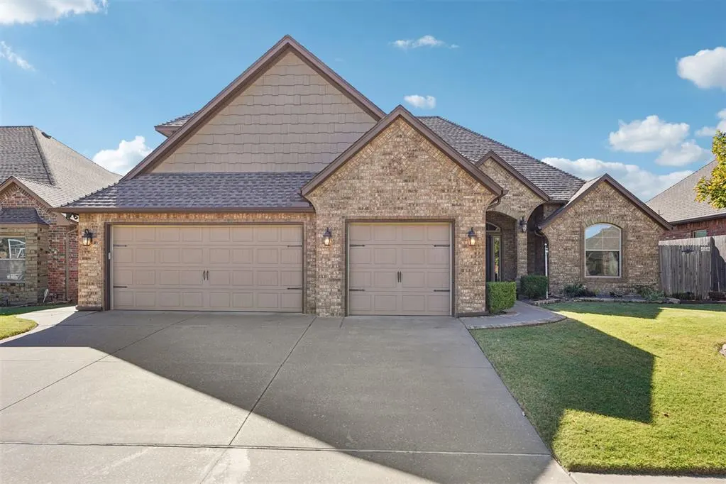 Front exterior — 8900 NW 110th Street, Oklahoma City, OK 73162