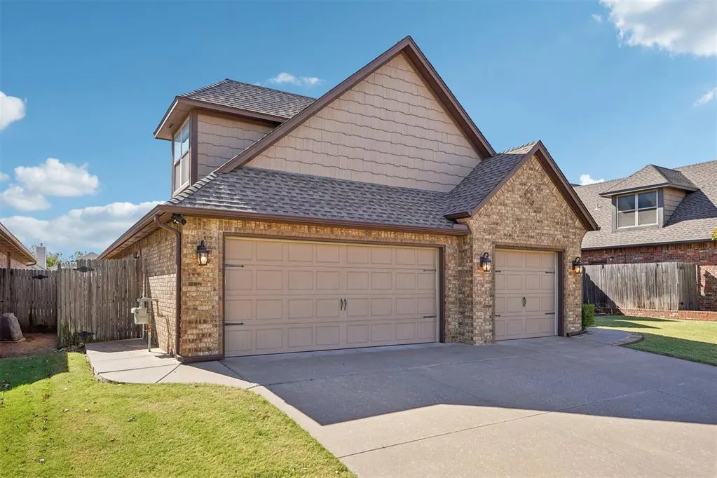 Photo 2 — 8900 NW 110th Street, Oklahoma City, OK 73162