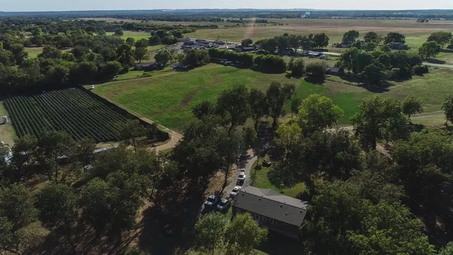 Front exterior — 6926 N 77 Highway, Wynnewood, OK 73098