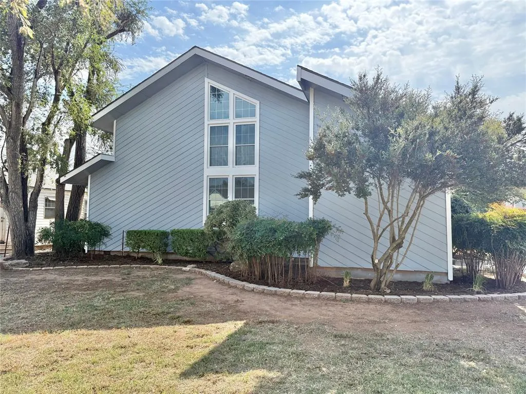 Front exterior — 900 E ELM Street, Altus, OK 73521