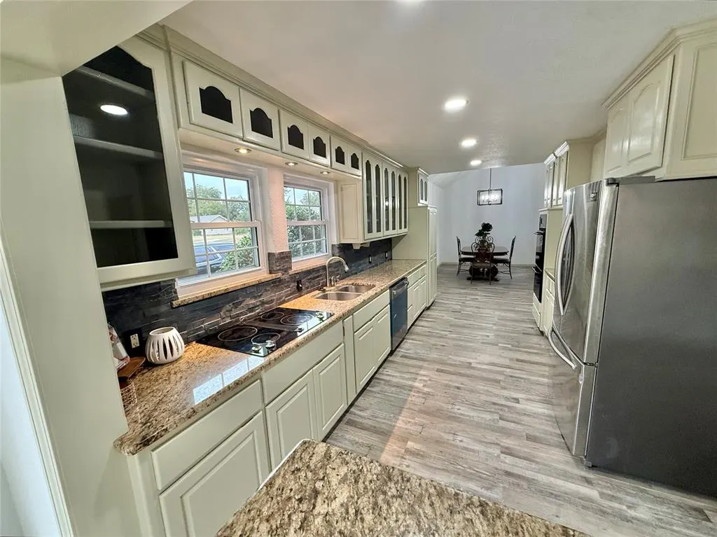 Photo 23 — 900 E ELM Street, Altus, OK 73521