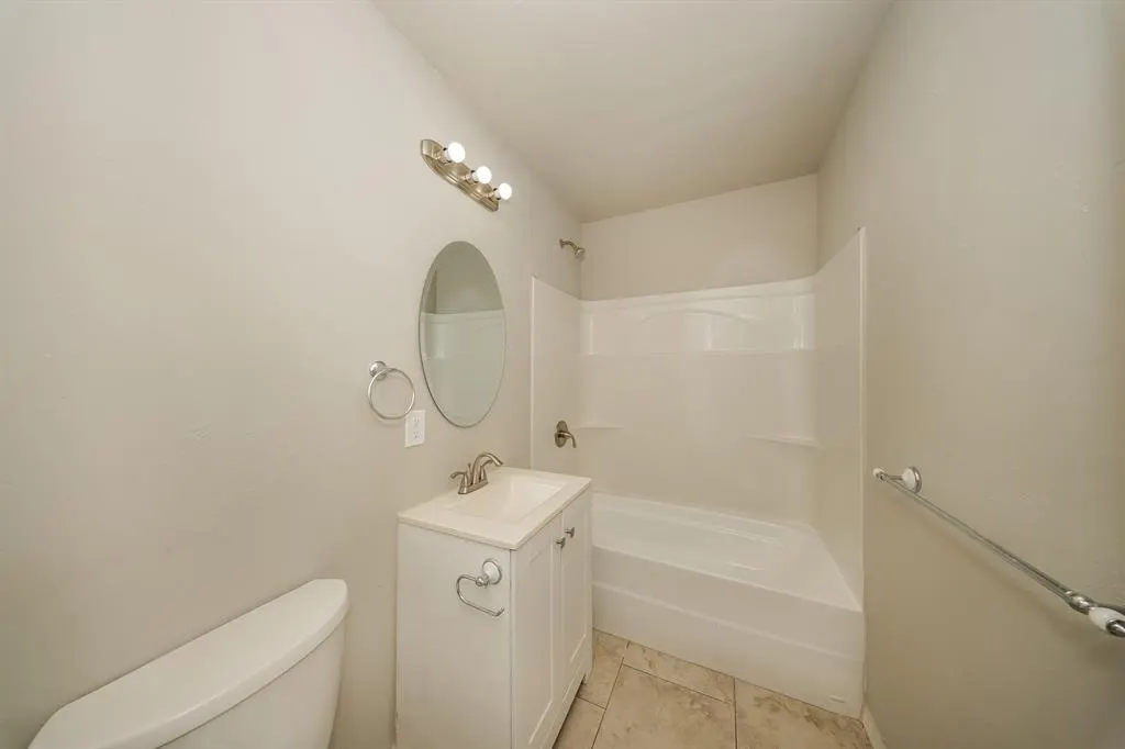 Photo 7 — 5206 N Beaver Avenue, Bethany, OK 73008