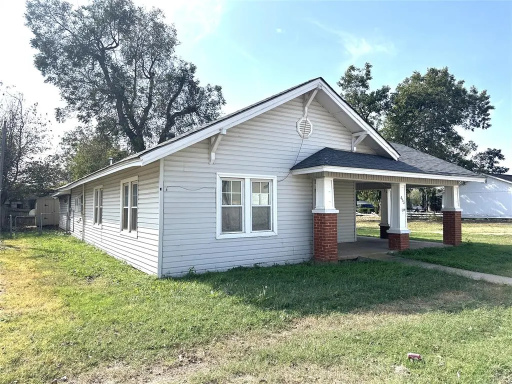 Photo 3 — 413 Main Street, Maysville, OK 73057
