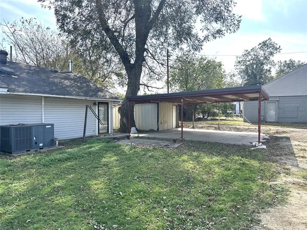 Photo 5 — 413 Main Street, Maysville, OK 73057