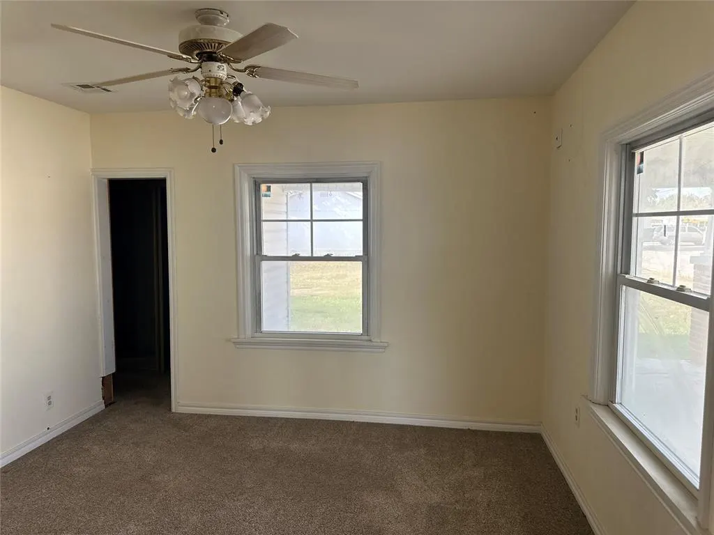 Photo 15 — 413 Main Street, Maysville, OK 73057