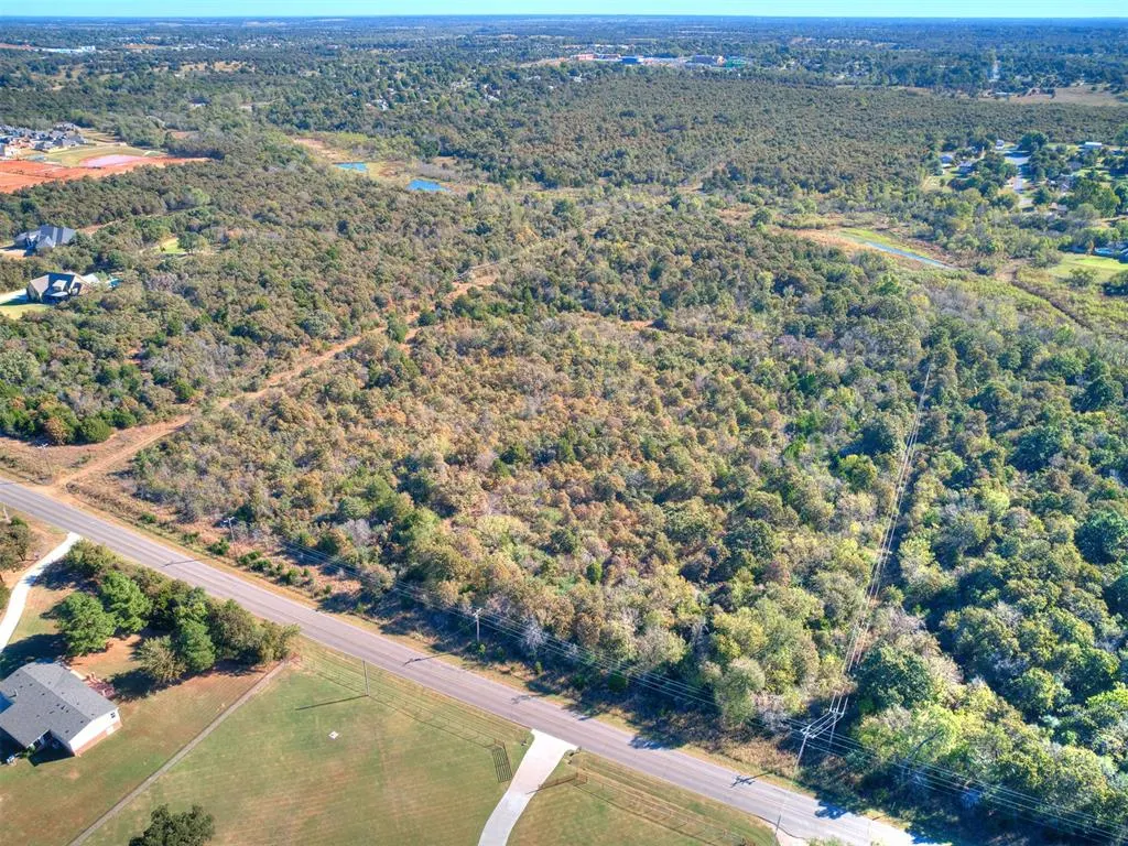 Photo 2 — 460 N Hiwassee Road, Choctaw, OK 73020