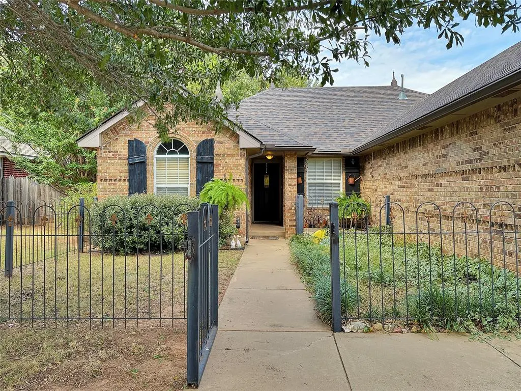 Front exterior — 375 NE 9th Place, Newcastle, OK 73065