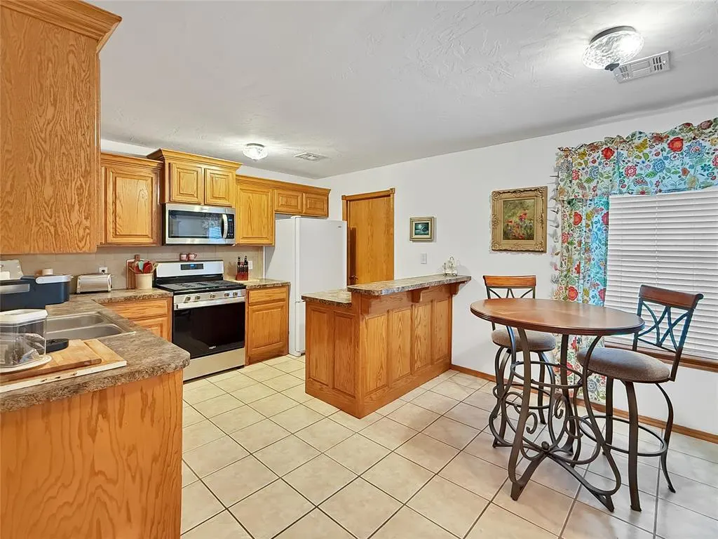 Photo 10 — 375 NE 9th Place, Newcastle, OK 73065