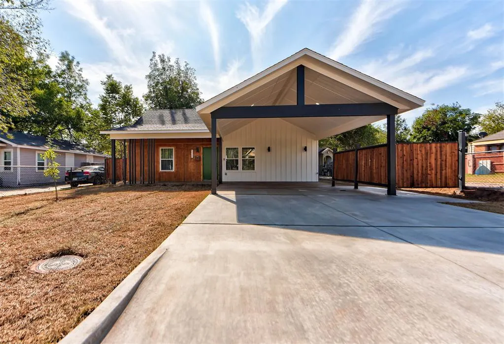 Photo 3 — 520 SW 31st Street, Oklahoma City, OK 73109
