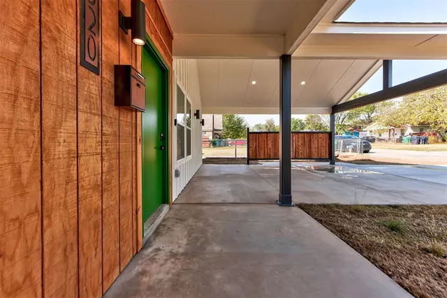 Photo 4 — 520 SW 31st Street, Oklahoma City, OK 73109