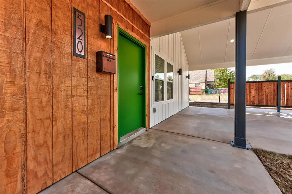 Photo 2 — 520 SW 31st Street, Oklahoma City, OK 73109