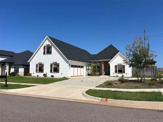 Front exterior — 15700 Rockwell Park Lane, Edmond, OK 73013
