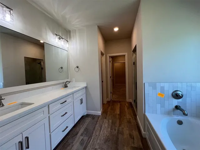Photo 8 — 15700 Rockwell Park Lane, Edmond, OK 73013