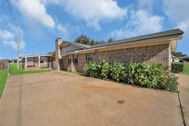 Photo 5 — 2524 N Robin Street, Altus, OK 73521