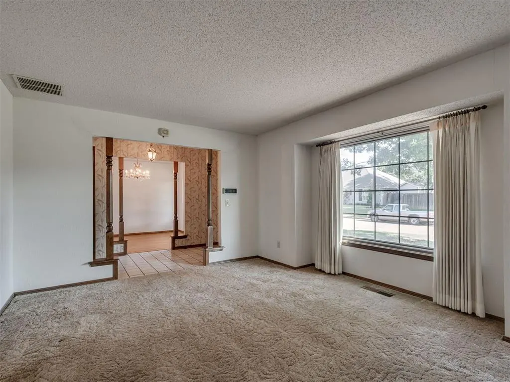 Photo 10 — 10005 Lakeshore Dr, Oklahoma City, OK 73120