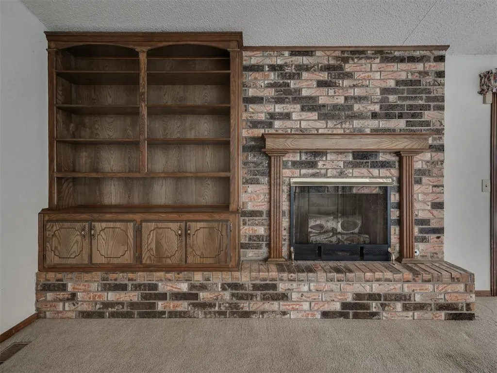 Photo 13 — 10005 Lakeshore Dr, Oklahoma City, OK 73120