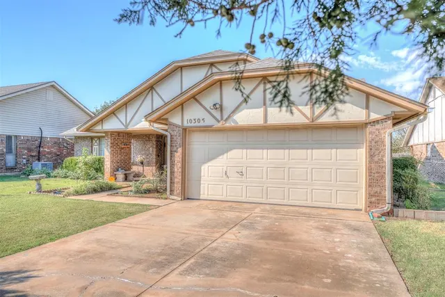Photo 4 — 10305 S Fairview Drive, Oklahoma City, OK 73159