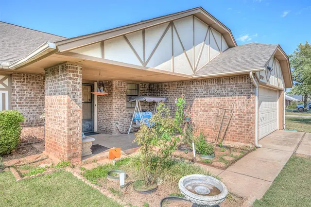 Photo 5 — 10305 S Fairview Drive, Oklahoma City, OK 73159