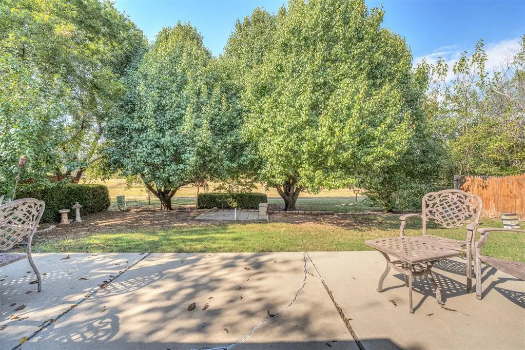 Photo 8 — 10305 S Fairview Drive, Oklahoma City, OK 73159