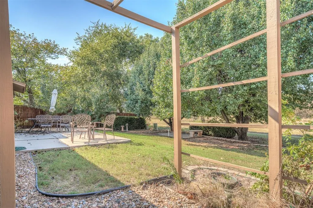 Photo 13 — 10305 S Fairview Drive, Oklahoma City, OK 73159