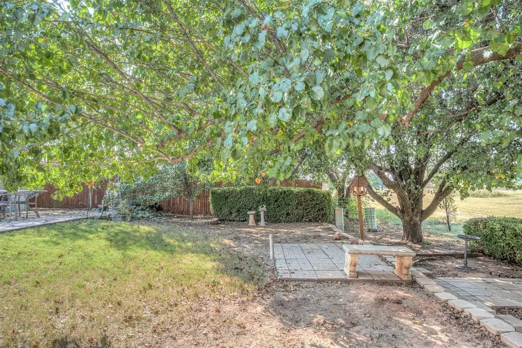 Photo 14 — 10305 S Fairview Drive, Oklahoma City, OK 73159