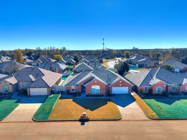 Front exterior — 6004 SE 56th Street, Oklahoma City, OK 73135