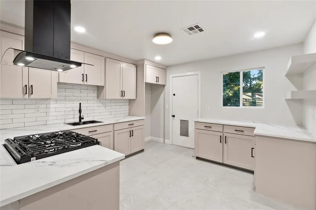 Photo 9 — 2332 NW 36th Street, Oklahoma City, OK 73112
