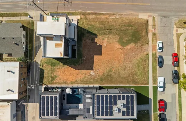 Photo 2 — 628 NW 7th Street, Oklahoma City, OK 73102