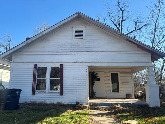 Front exterior — 641 N Broadway, Shawnee, OK 74801