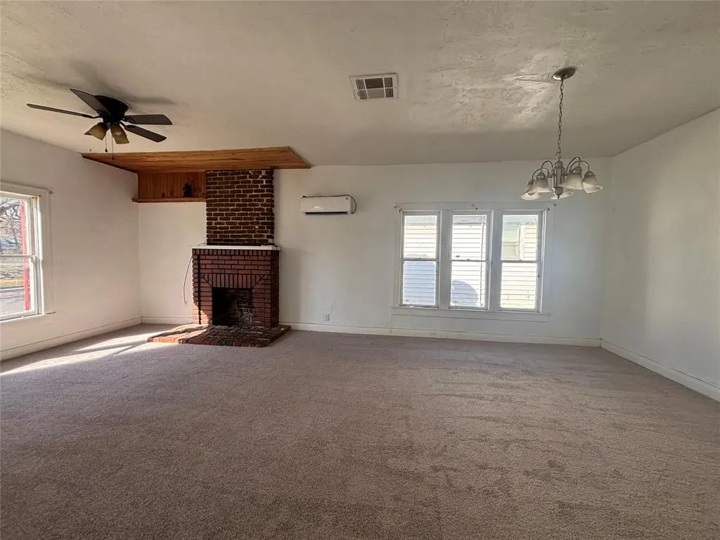 Photo 18 — 641 N Broadway, Shawnee, OK 74801