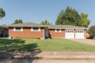 Sold home at 3421 Meadowbrook Drive