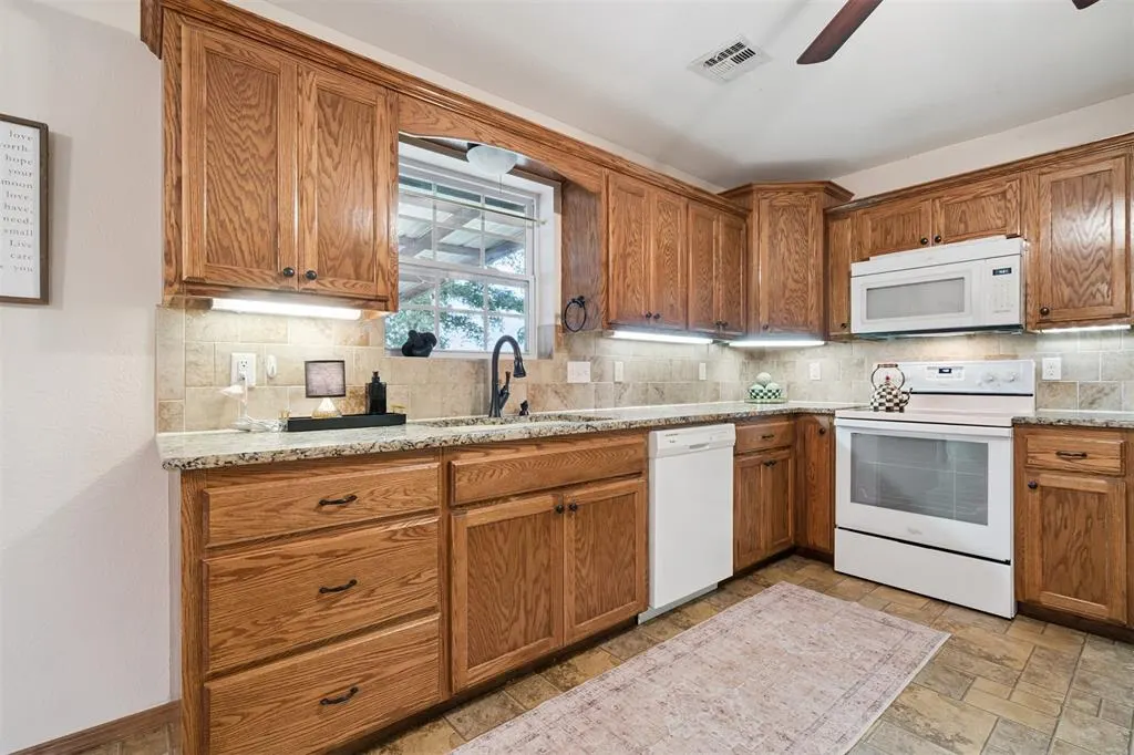 Photo 16 — 3718 N Bryan Avenue, Shawnee, OK 74804