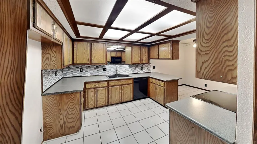 Photo 5 — 4723 Hemlock Lane, Oklahoma City, OK 73162