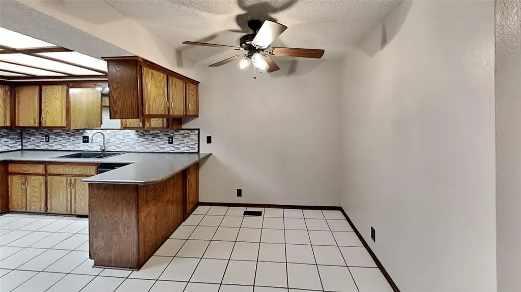 Photo 8 — 4723 Hemlock Lane, Oklahoma City, OK 73162
