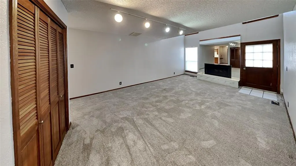Photo 10 — 4723 Hemlock Lane, Oklahoma City, OK 73162