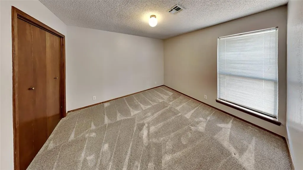 Photo 14 — 4723 Hemlock Lane, Oklahoma City, OK 73162