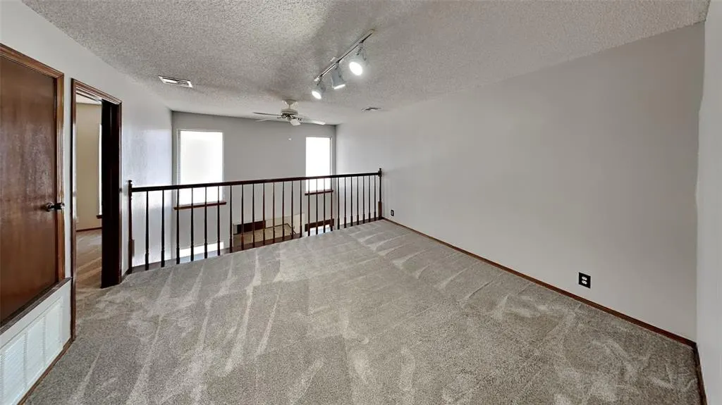 Photo 19 — 4723 Hemlock Lane, Oklahoma City, OK 73162