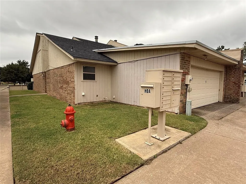 Photo 2 — 10125 N Pennsylvania Avenue 5, Oklahoma City, OK 73120