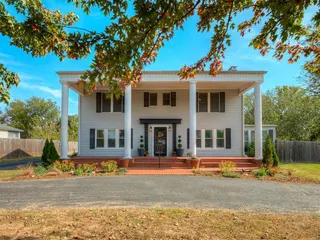 Sold home at 1901 N Bell Avenue
