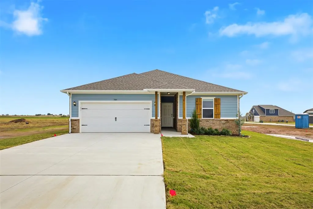 Front exterior — 1709 Oak Way, Tuttle, OK 73089