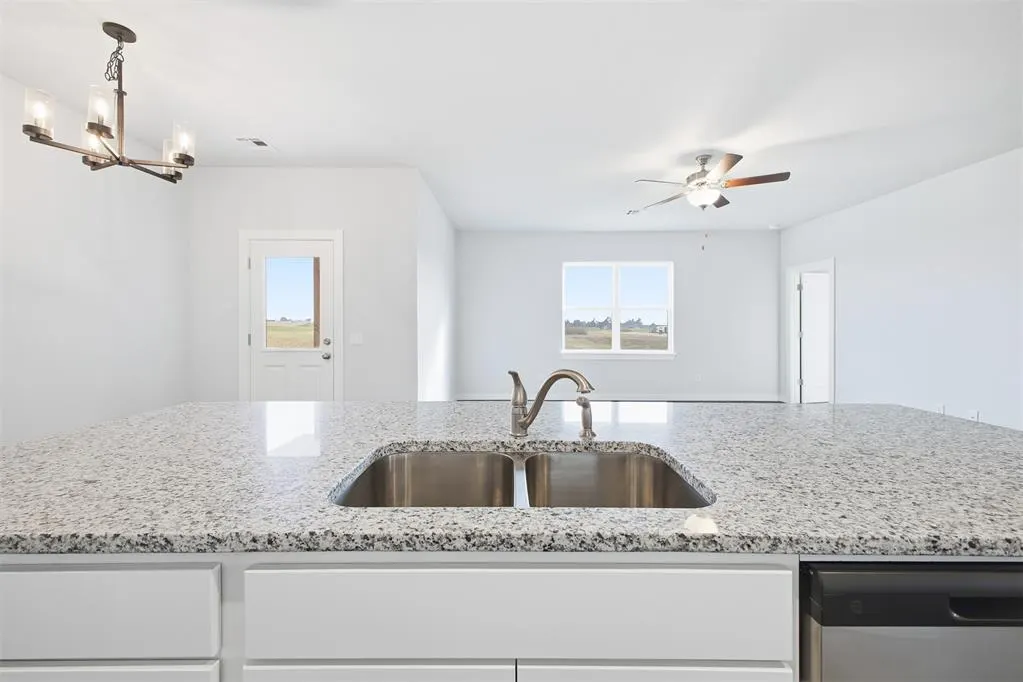 Photo 8 — 1709 Oak Way, Tuttle, OK 73089