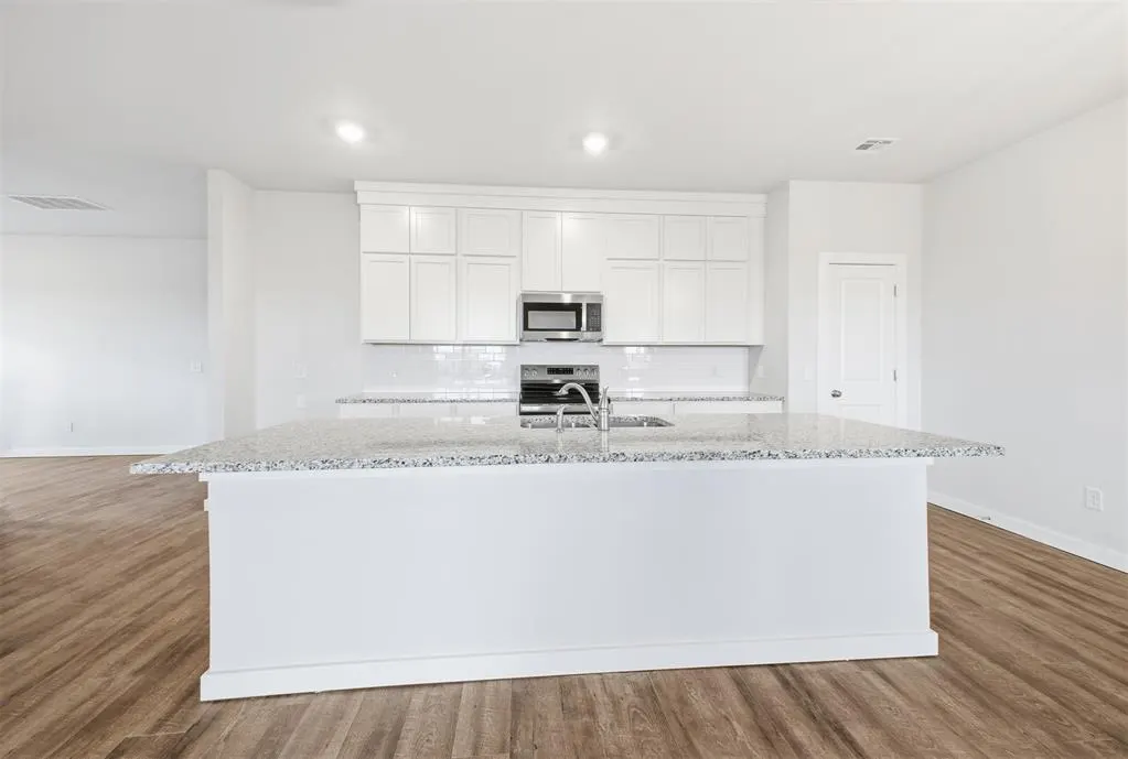 Photo 9 — 1709 Oak Way, Tuttle, OK 73089