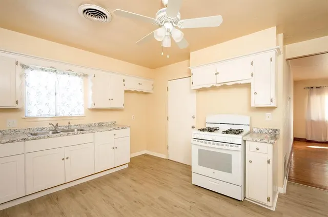 Photo 7 — 9909 N Mckinley Avenue, Oklahoma City, OK 73114