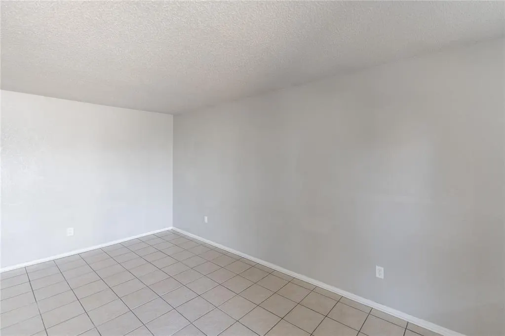 Photo 4 — 930 SW 62nd Street, Oklahoma City, OK 73139