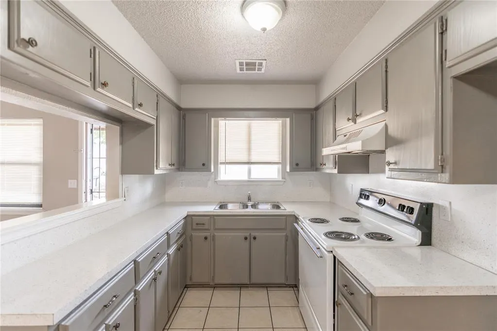 Photo 7 — 930 SW 62nd Street, Oklahoma City, OK 73139