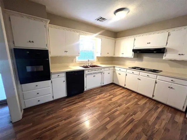Photo 6 — 4061 NW 60th Street, Oklahoma City, OK 73112