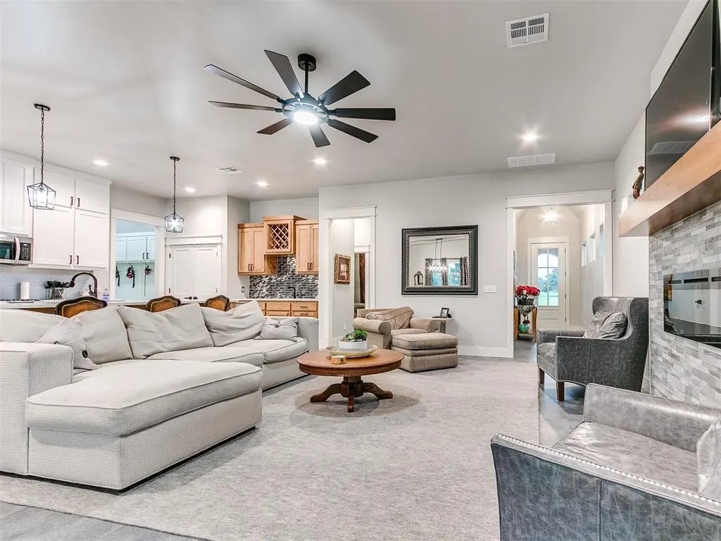 Photo 9 — 10105 Cedar Valley Circle, Guthrie, OK 73044