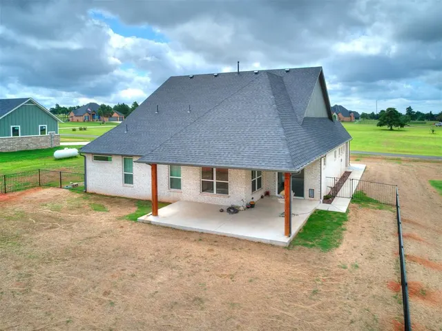 Photo 5 — 10105 Cedar Valley Circle, Guthrie, OK 73044